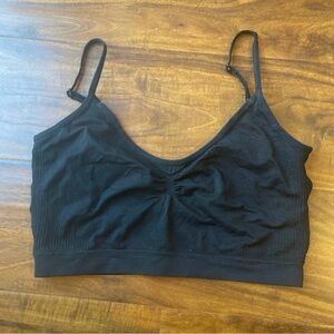 Black sports bra size small